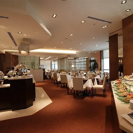 Pacific Regency Hotel Suites 